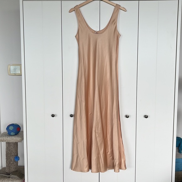 Acne studio beige satin dress - Picture 3 of 4